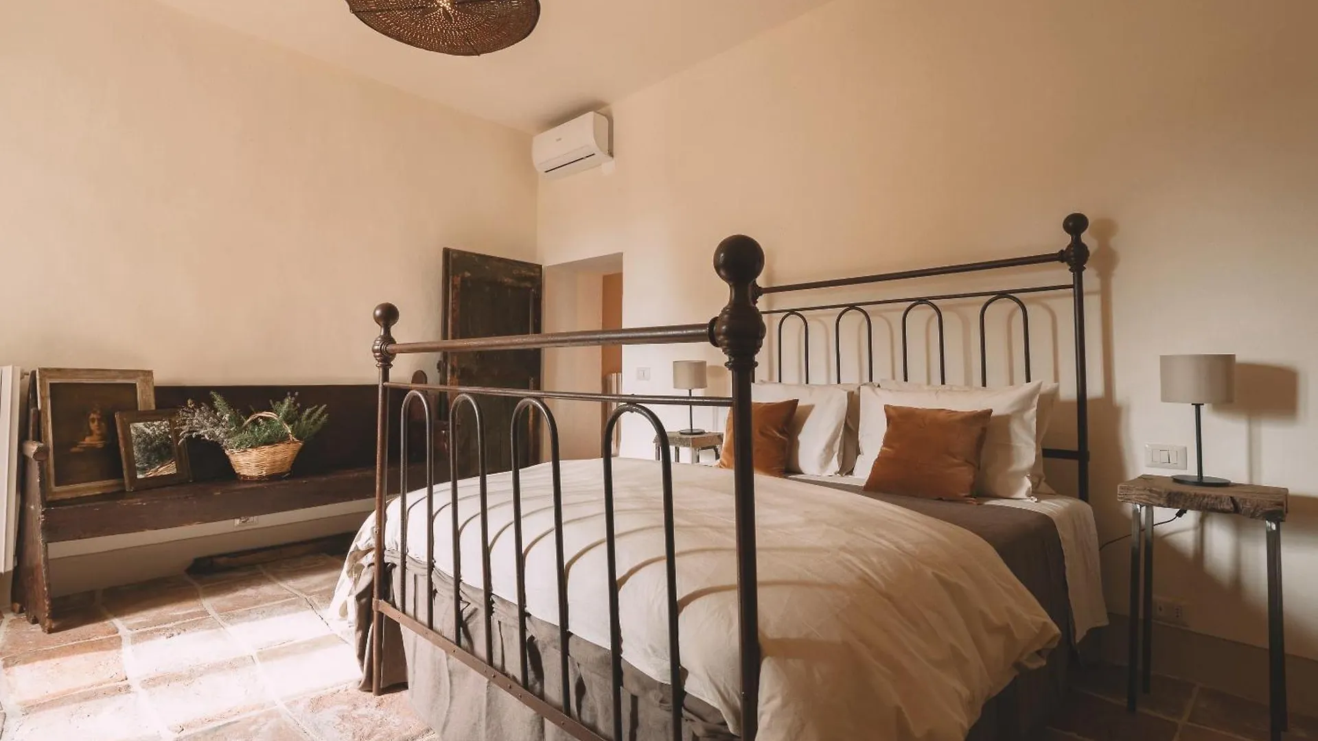 Borgo Di Sotto Tuscany - Luxury Holiday Home Montefollonico